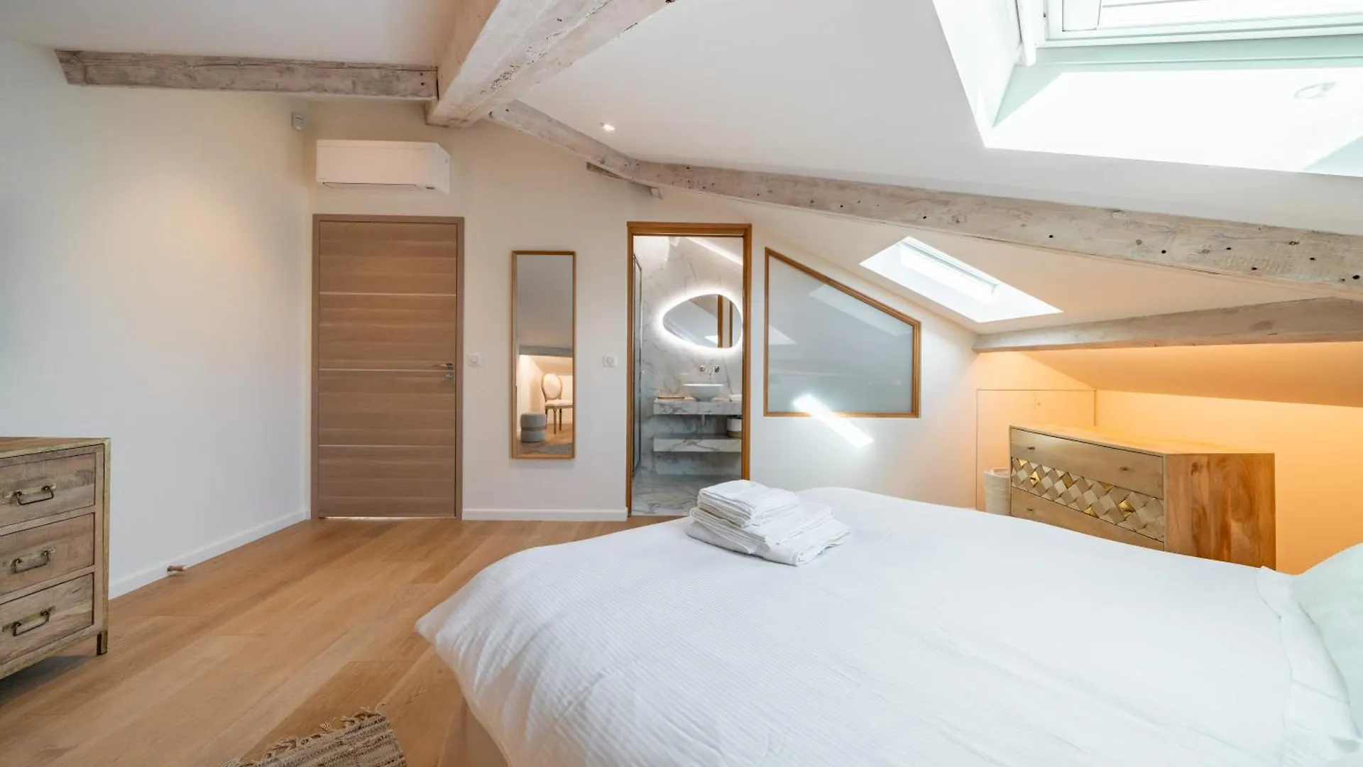 4 Pieces Sur La Rue D'Antibes - Renove Et Climatise Apartment Cannes